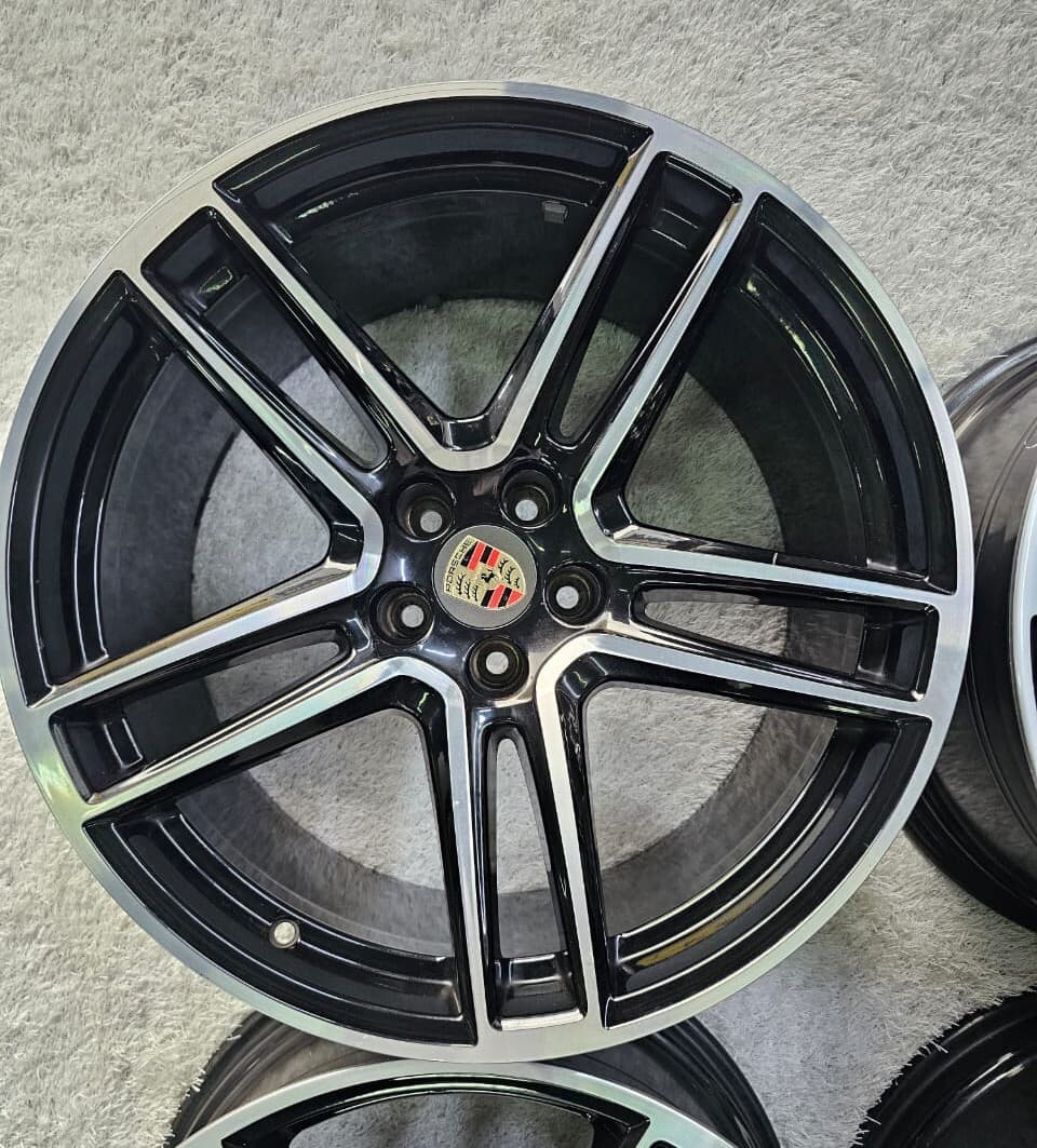 Porsche 20" Wheels for Porsche Macan | 5x112 | OEM | Dubai UAE detail 6