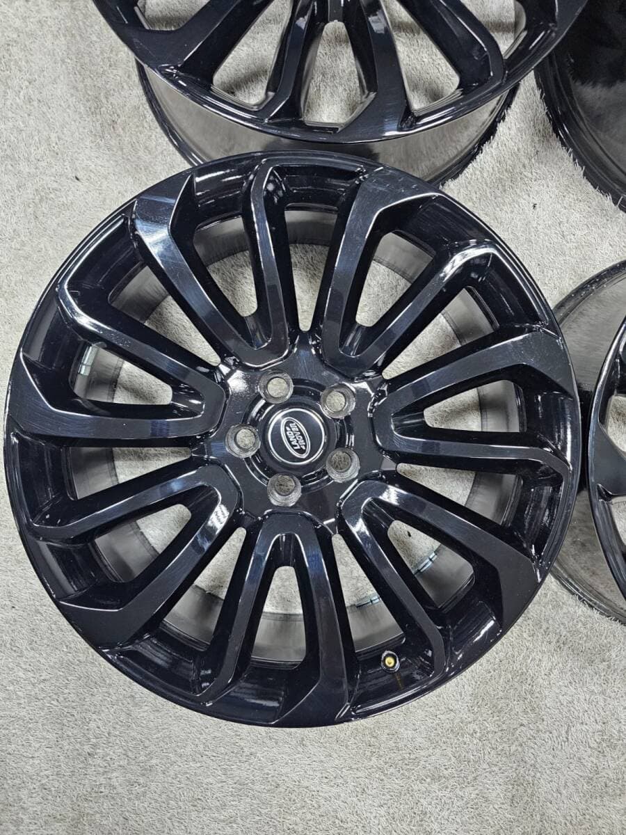 Land Rover 22" Wheels for Range Rover Sport | 5x120 | OEM | Dubai UAE detail 2