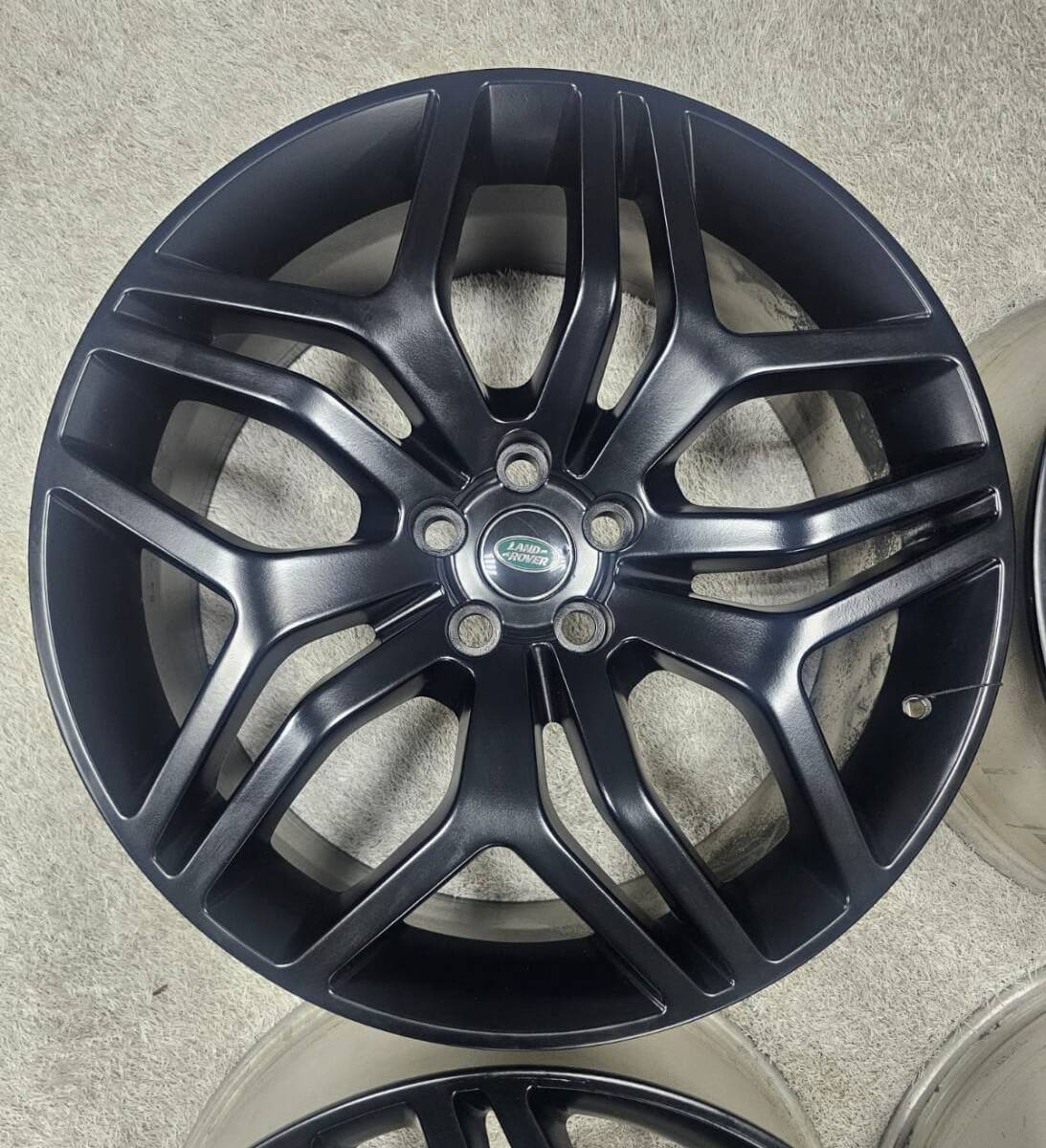 Land Rover 22" Wheels for Range Rover | 5x120 | OEM | Dubai UAE detail 5