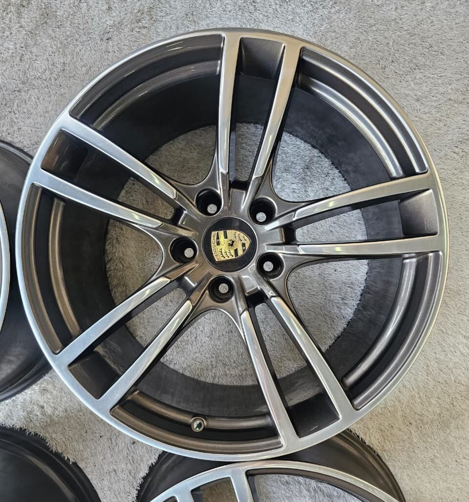 Porsche 21" Wheels for Porsche Cayenne | 5x130 | OEM | Dubai UAE detail 2